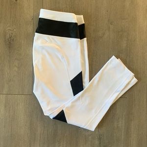 White and black capri leggings